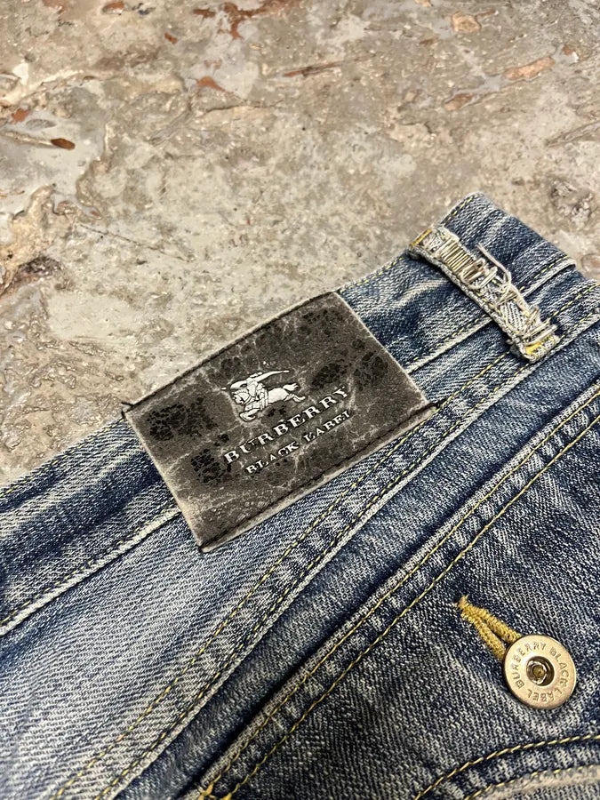2000s Burberry Blue Faded Denim Jeans (L) aKjobHo 9