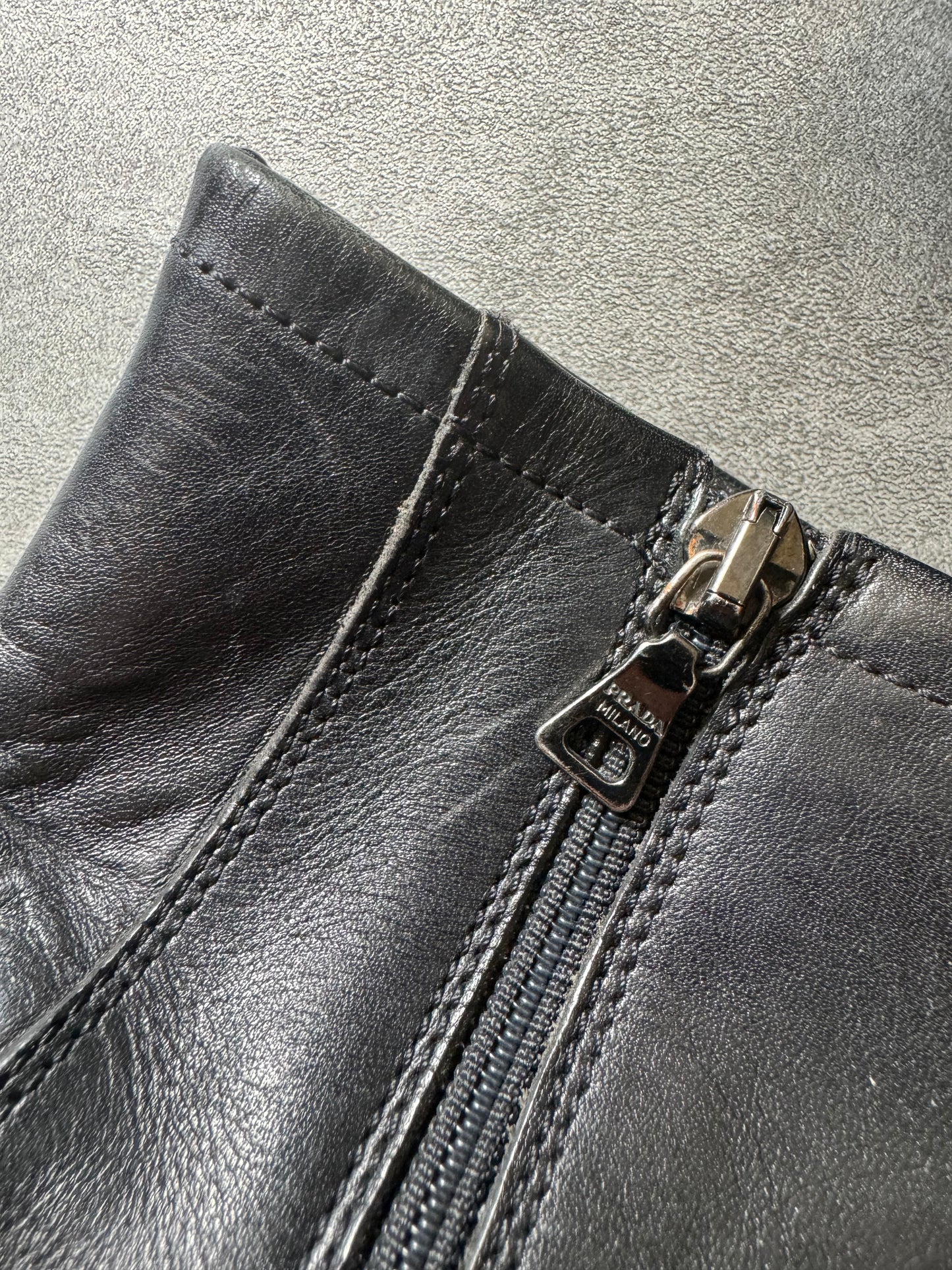 FW1999 Prada Black Leather Boots (39,5) - 5