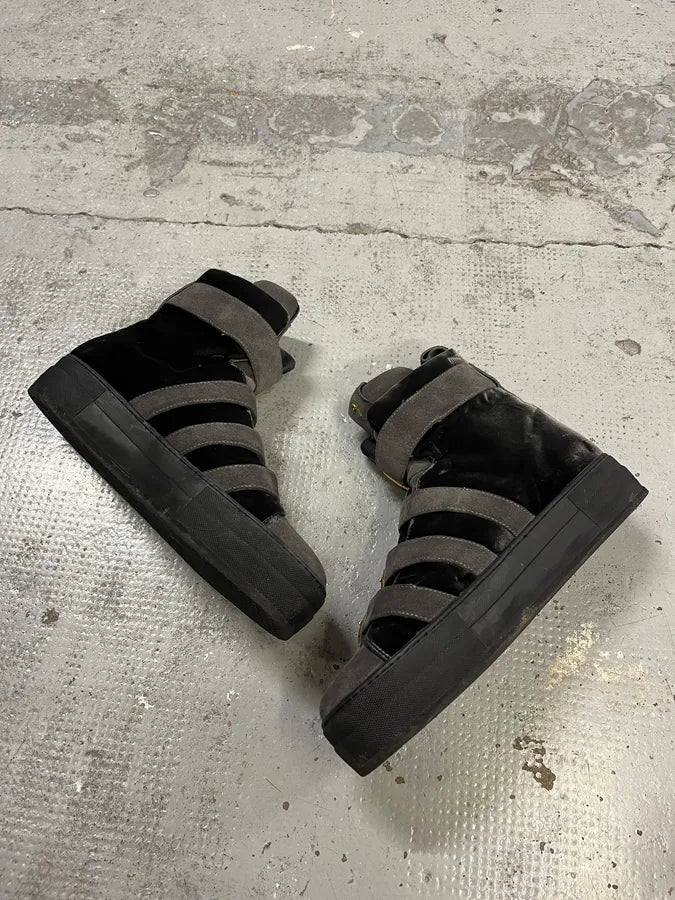 Cesare Paciotti Grey Velvet Buckle Strap Boots ctCmphO 2