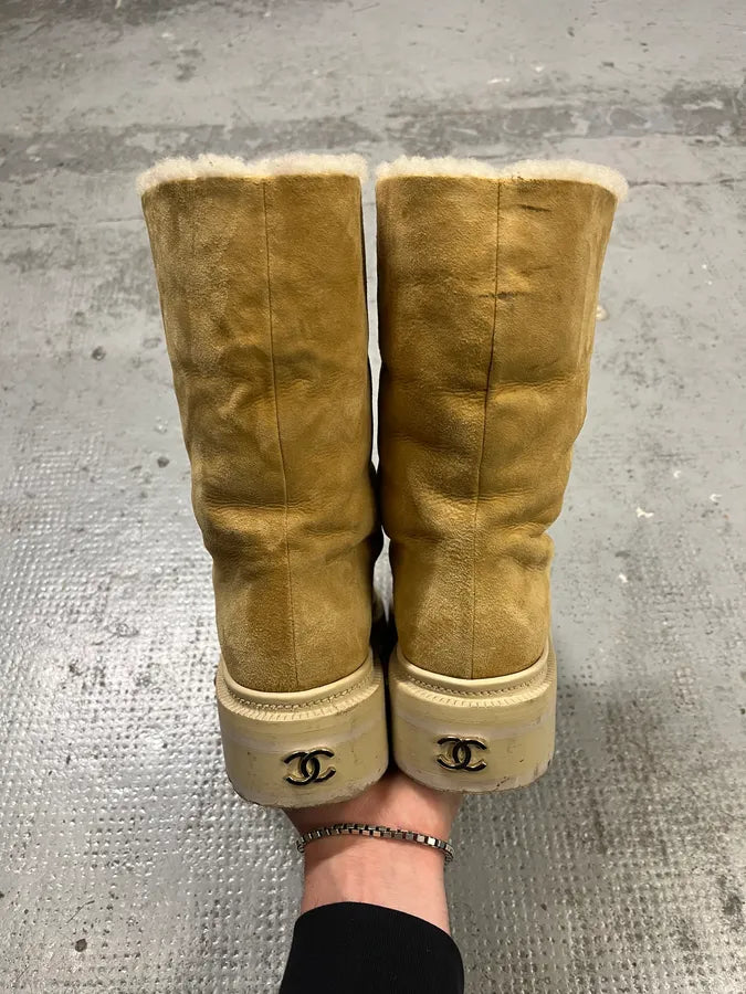 Chanel 20N Beige Suede Shearling CC Toe Suede Boots LSEIolo 5