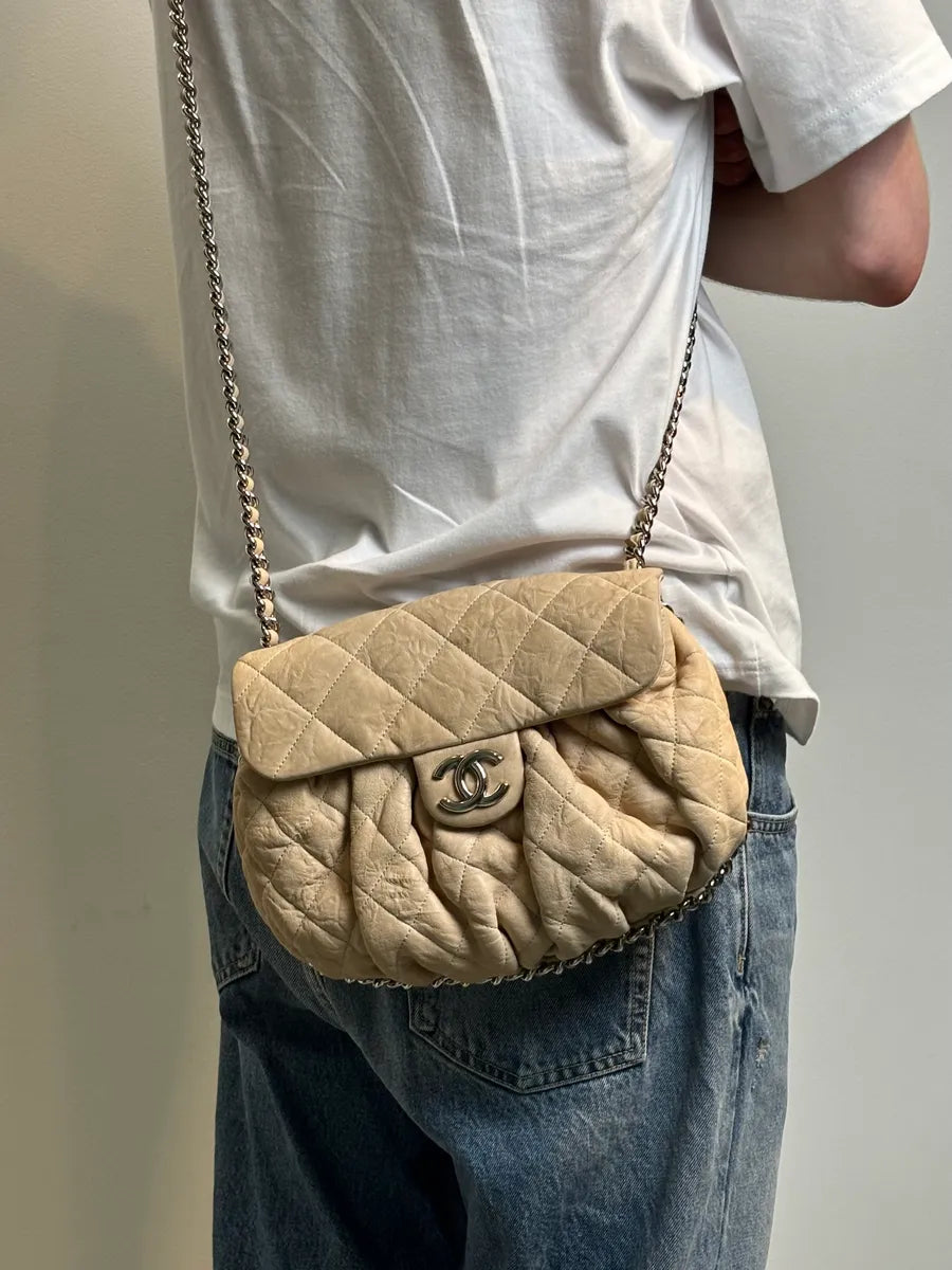Chanel Beige Quilted Chain Shoulder Bag SzhlZuO 3