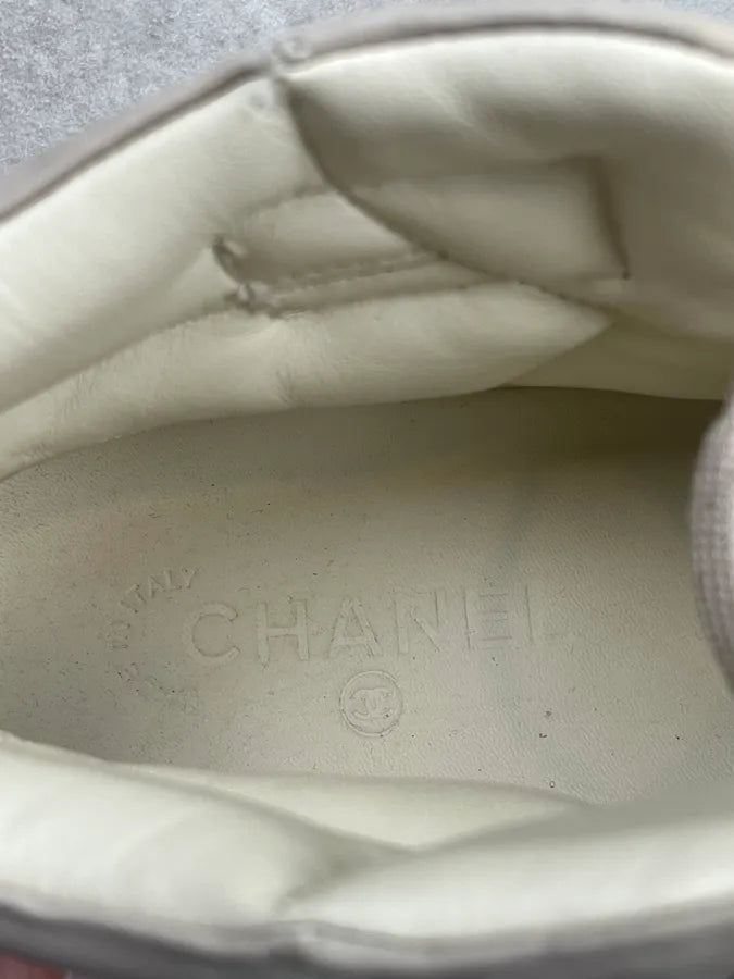 Chanel Beige Strap Quilted High-Top Leather Sneakers XRgHTeD 8