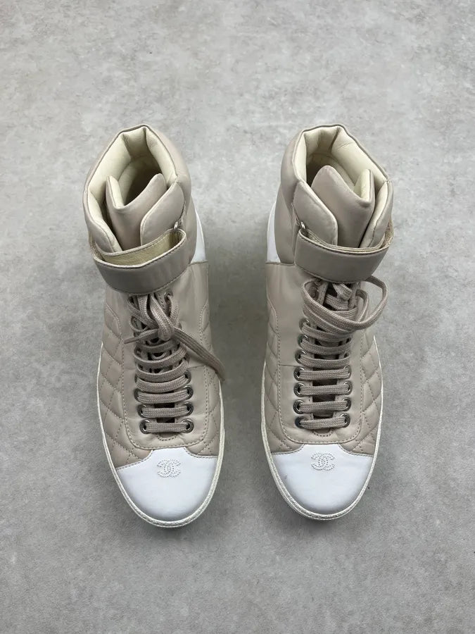 Chanel Beige Strap Quilted High-Top Leather Sneakers XRgHTeD 2