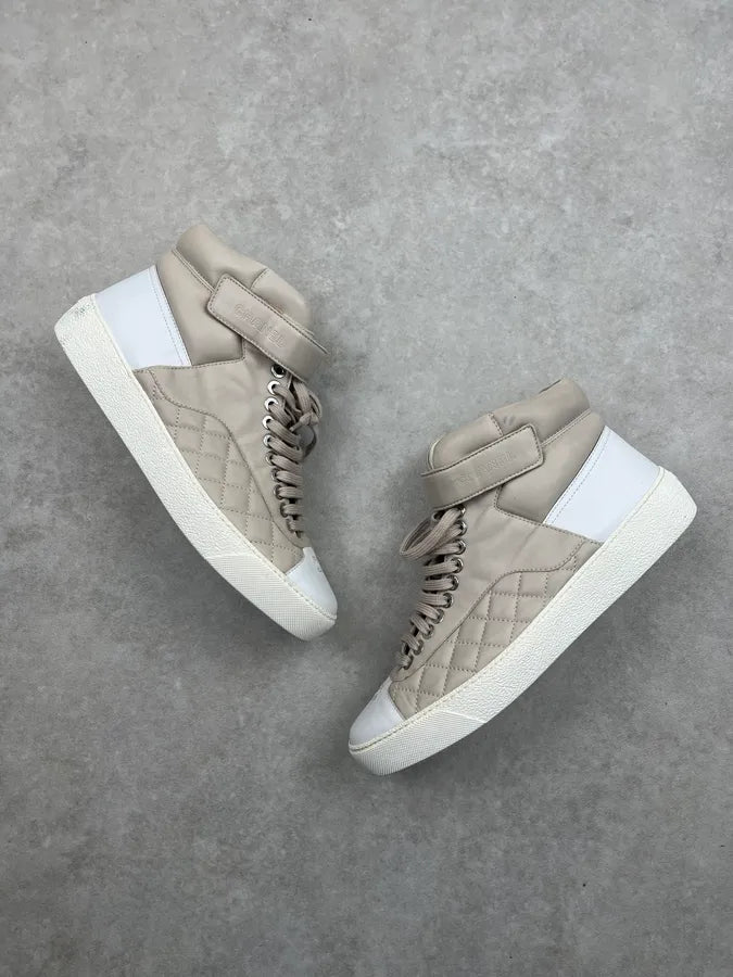 Chanel Beige Strap Quilted High-Top Leather Sneakers XRgHTeD 1
