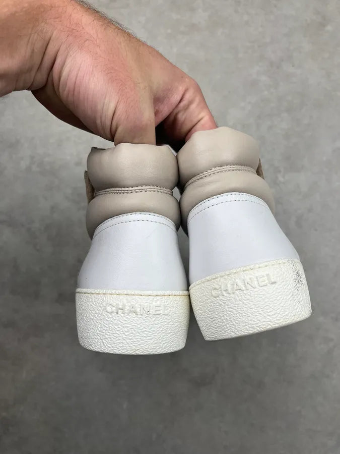 Chanel Beige Strap Quilted High-Top Leather Sneakers XRgHTeD 5