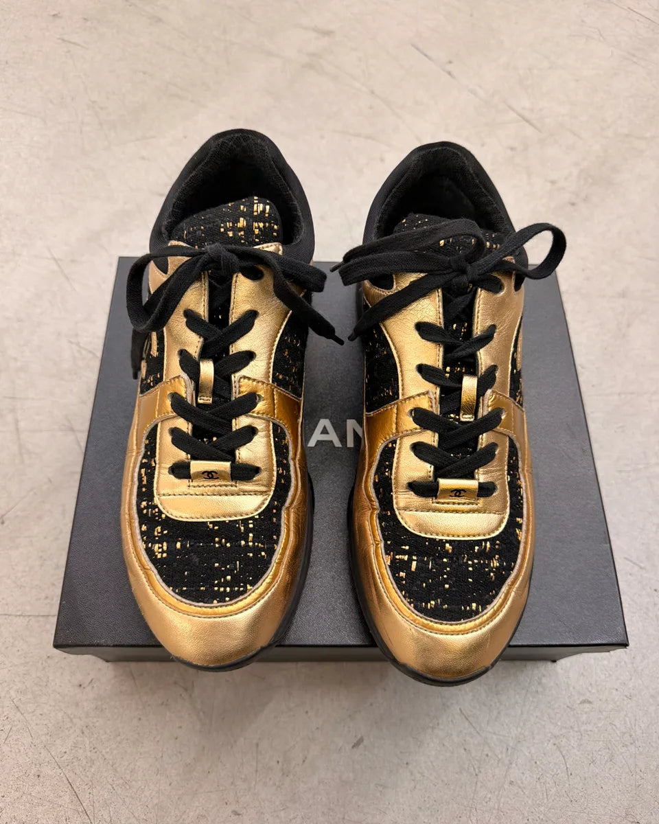 Chanel Black and Gold Sneakers tstVzcU 2