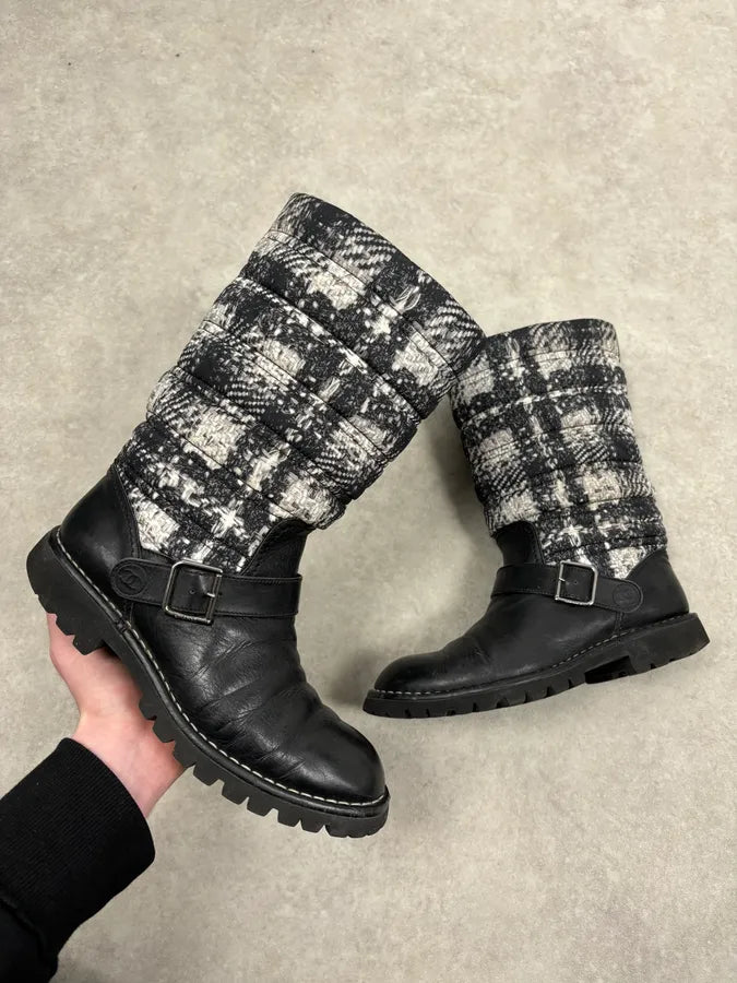 Chanel Black Leather Quilted Biker Boots UYPaTeJ 0