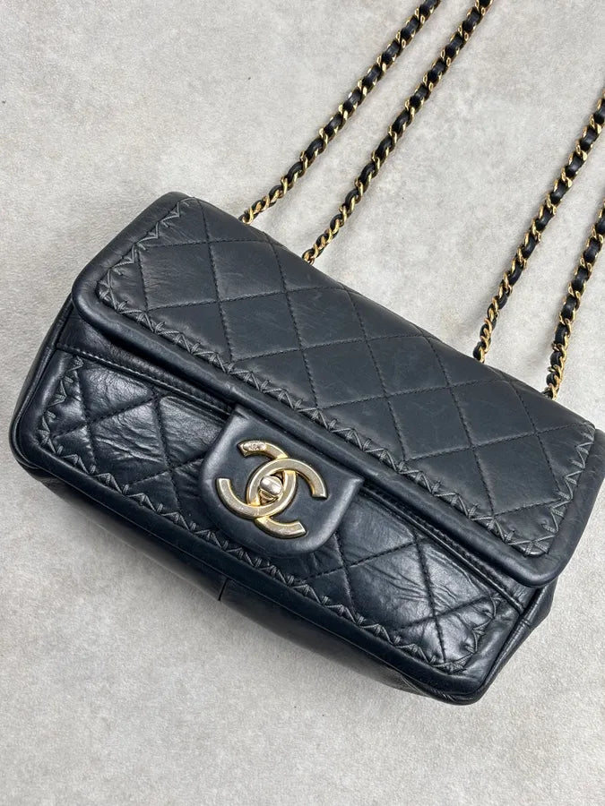 Chanel Black Quilted CC Chain Shoulder Bag  FbDPSiY 4