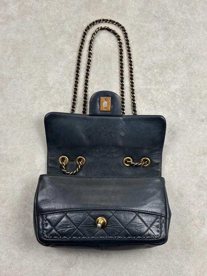 Chanel Black Quilted CC Chain Shoulder Bag  FbDPSiY 9