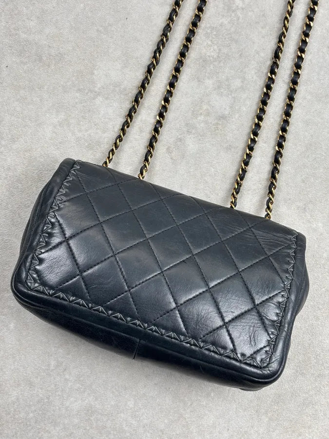 Chanel Black Quilted CC Chain Shoulder Bag  FbDPSiY 13