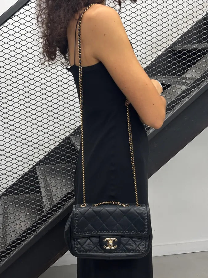 Chanel Black Quilted CC Chain Shoulder Bag  FbDPSiY 2