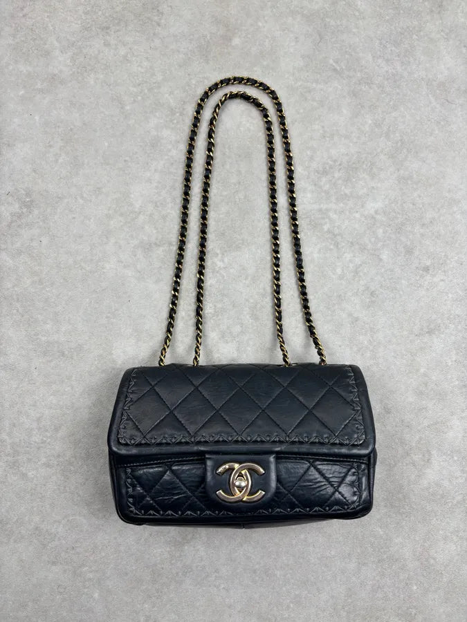 Chanel Black Quilted CC Chain Shoulder Bag  FbDPSiY 0