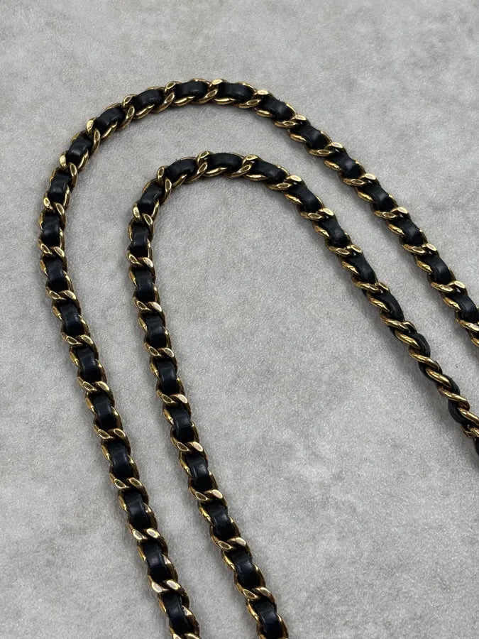 Chanel Black Quilted CC Chain Shoulder Bag  FbDPSiY 17