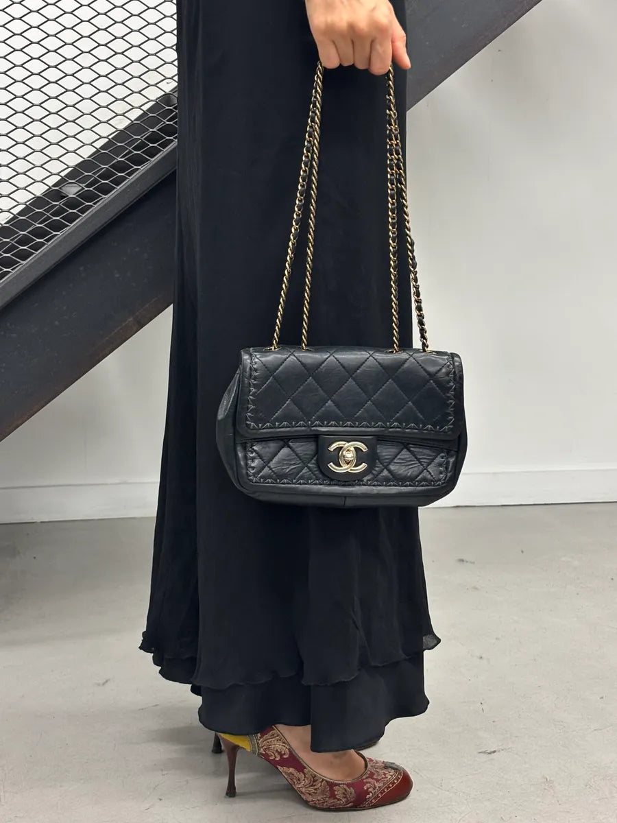 Chanel Black Quilted CC Chain Shoulder Bag  FbDPSiY 1