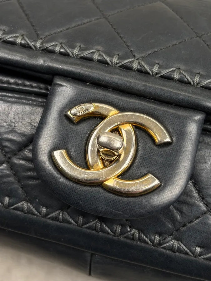 Chanel Black Quilted CC Chain Shoulder Bag  FbDPSiY 5