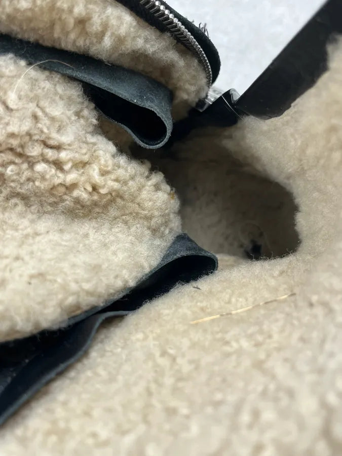 Chanel Black Suede Shearling-Lined Lace-Up Boots UjXEyQr 6