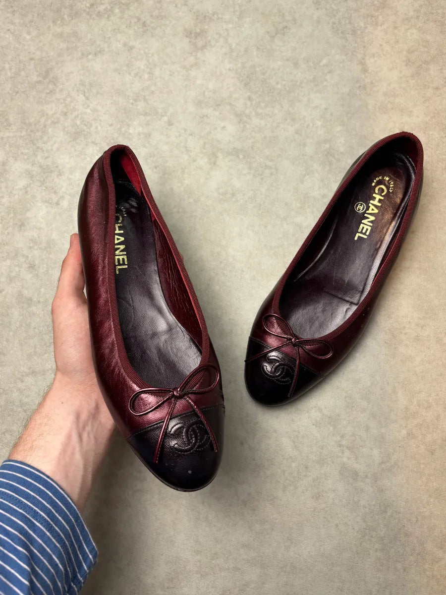 Chanel Bordeaux Leather Logo Ballet Flats cAiJWRE 0