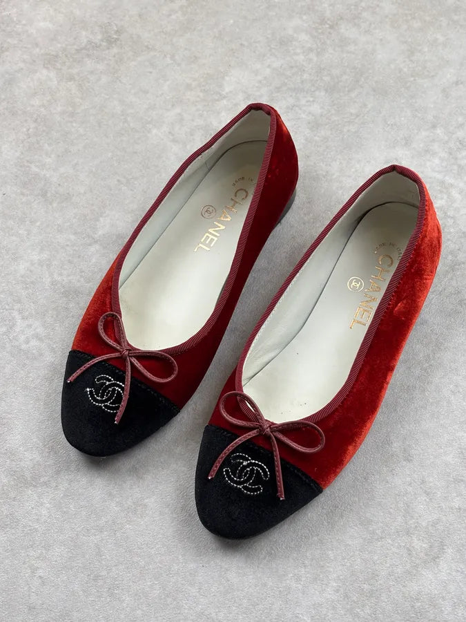 Chanel Bordeaux Velvet Ballet CC Flats EUrGiWE 2