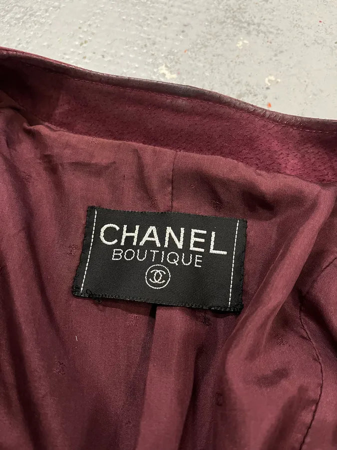 Chanel Double Breasted Bordeaux Suede Jacket & Skirt Set zZrqKJa 12
