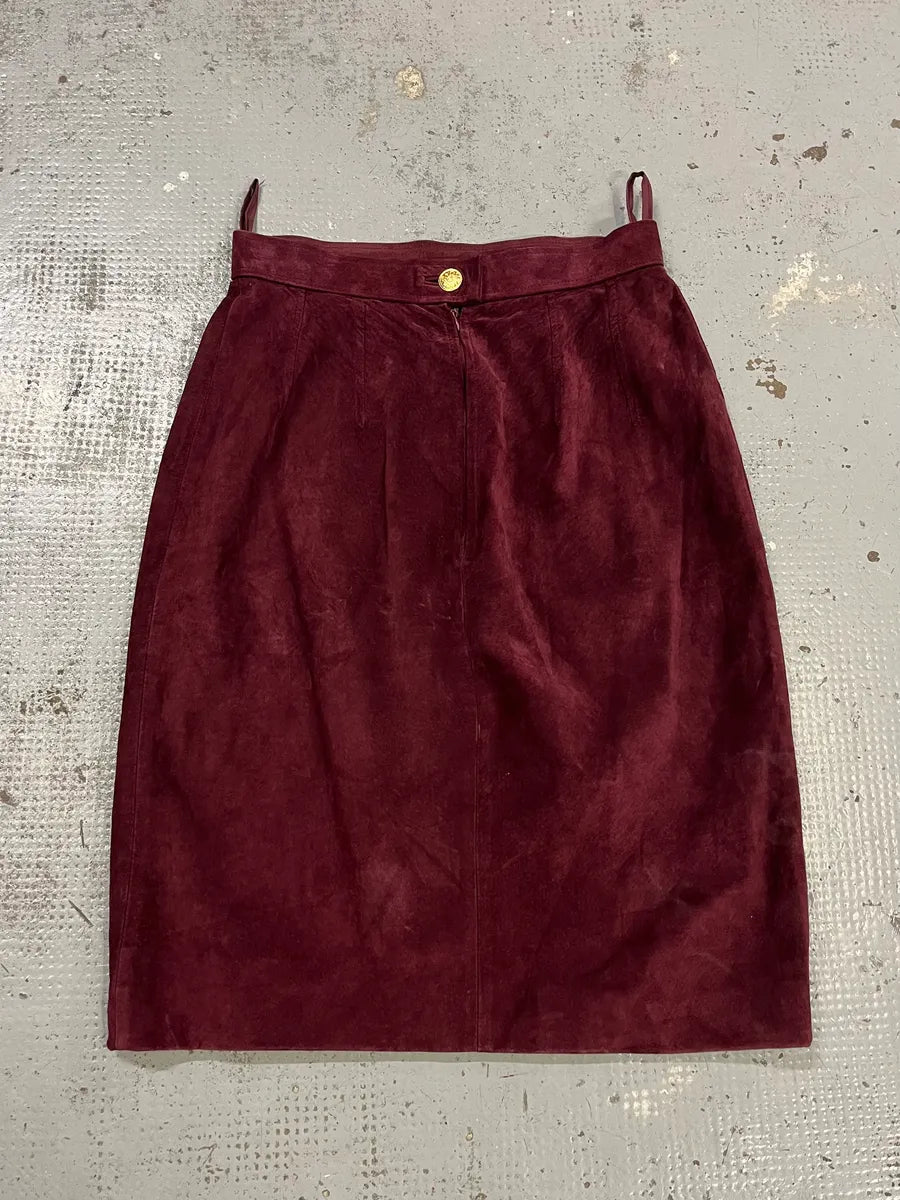 Chanel Double Breasted Bordeaux Suede Jacket & Skirt Set zZrqKJa 7