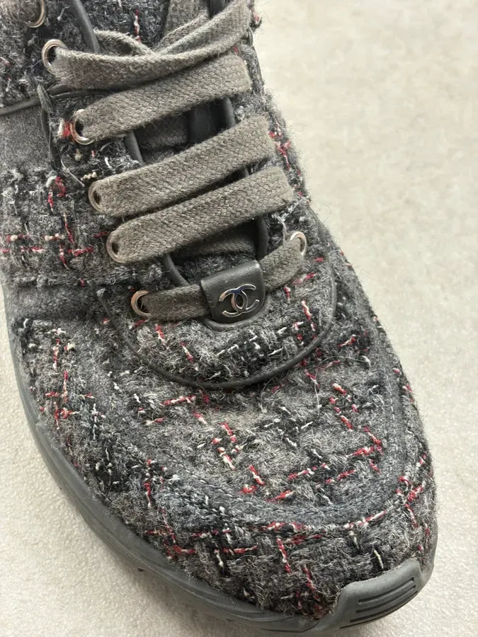 Chanel Grey & Burgundy Tweed Hybrid Sneakers iFJdFZX 6