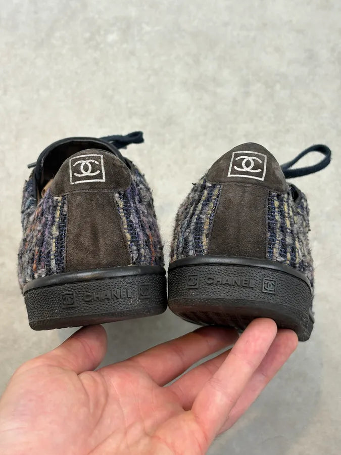 Chanel Navy Tweed Logo Low-Top Sneakers HNAlULl 5