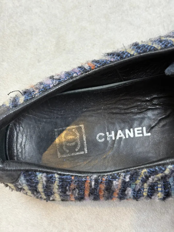 Chanel Navy Tweed Logo Low-Top Sneakers HNAlULl 7