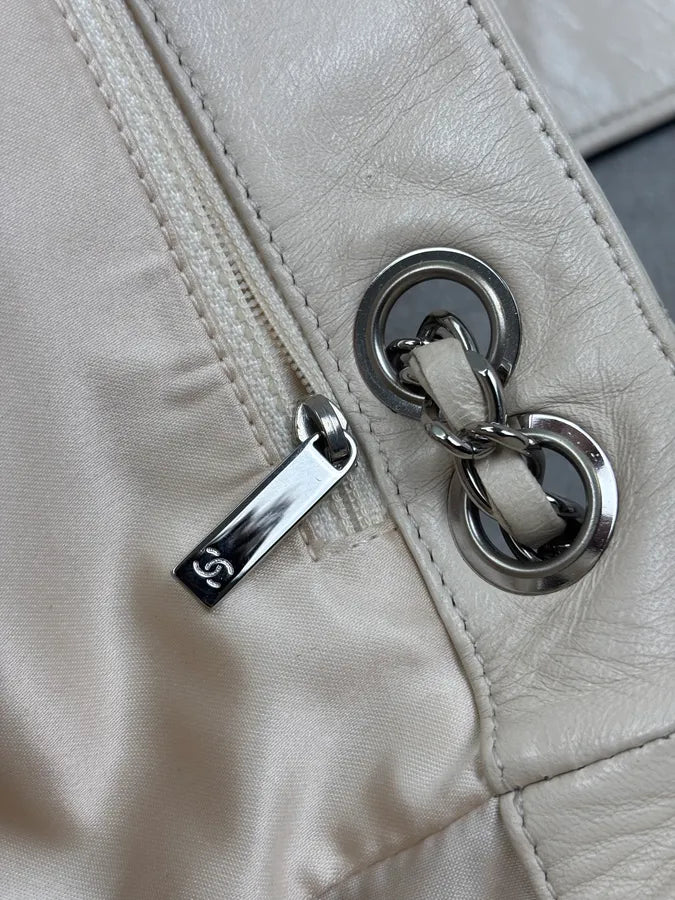 Chanel Quilted Beige Leather Business Affinity Bag TFXTges 25