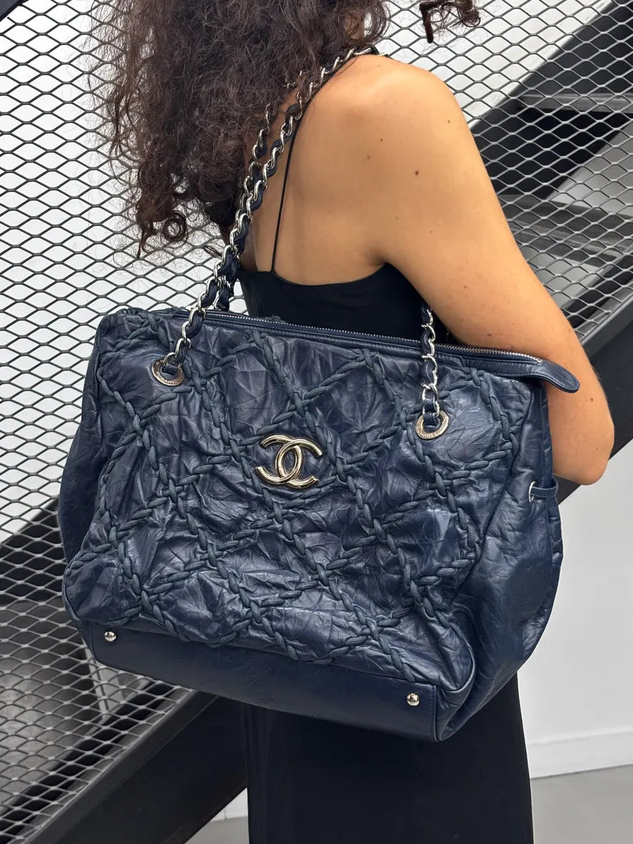 Chanel Navy Quilted Interlocking Woven Leather Large Tote Chain Bag dczoBlh 2