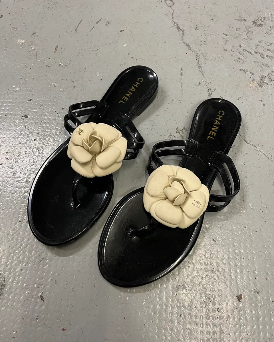 Chanel White Camellia Black Thong Sandals aeYFjQV 1