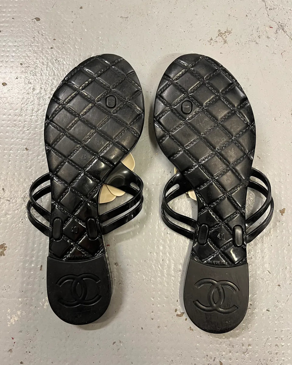 Chanel White Camellia Black Thong Sandals aeYFjQV 7