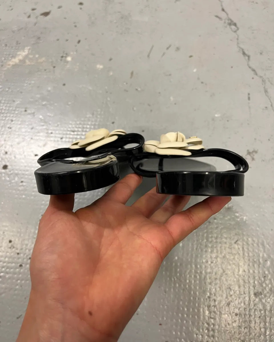 Chanel White Camellia Black Thong Sandals aeYFjQV 8