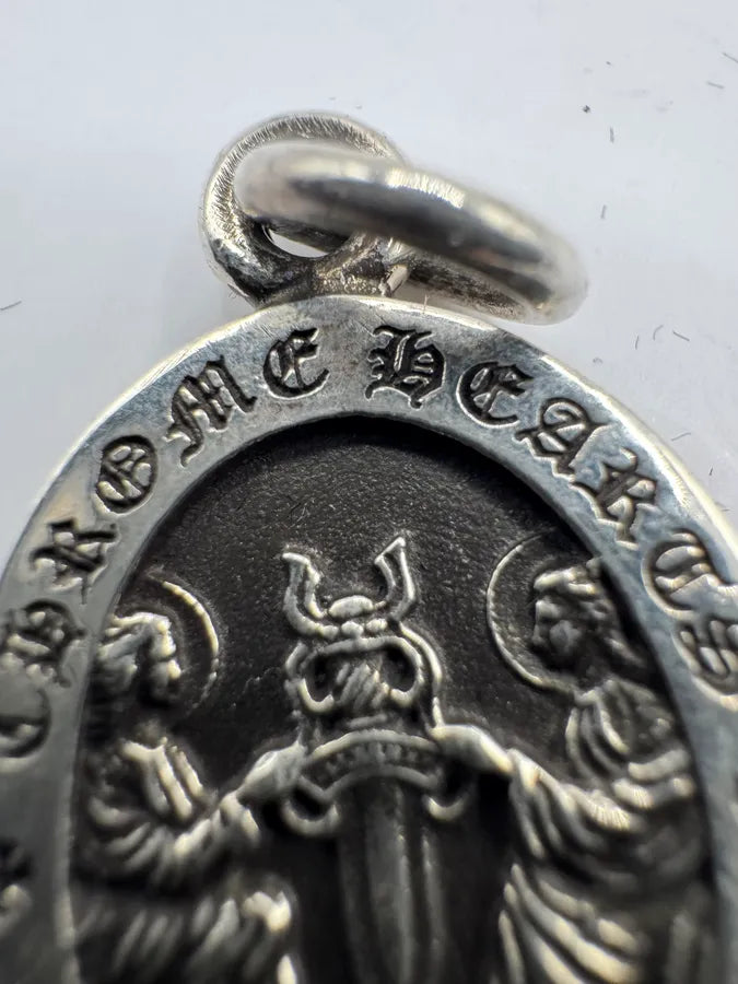 Chrome Hearts Angel Medaillon Oval Silver Pendant kaSWJLV 5