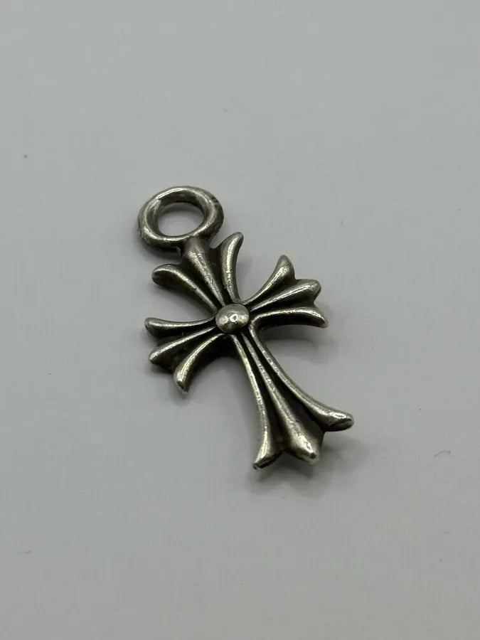 Chrome Hearts Cross Silver Pendant MJmgveT 1