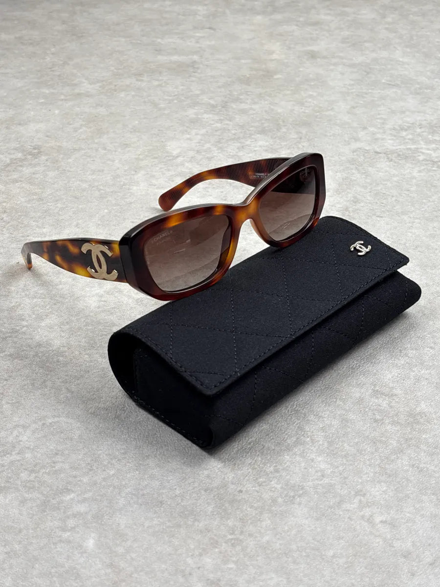 Chanel Brown Acetate Logo Sunglasses dKVfZYkp 4