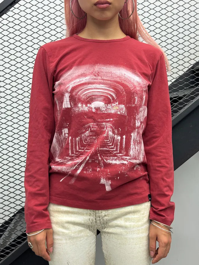 Daniele Alessandrini Red Train Graphic Perspective Longsleeve DOYnPmp 1
