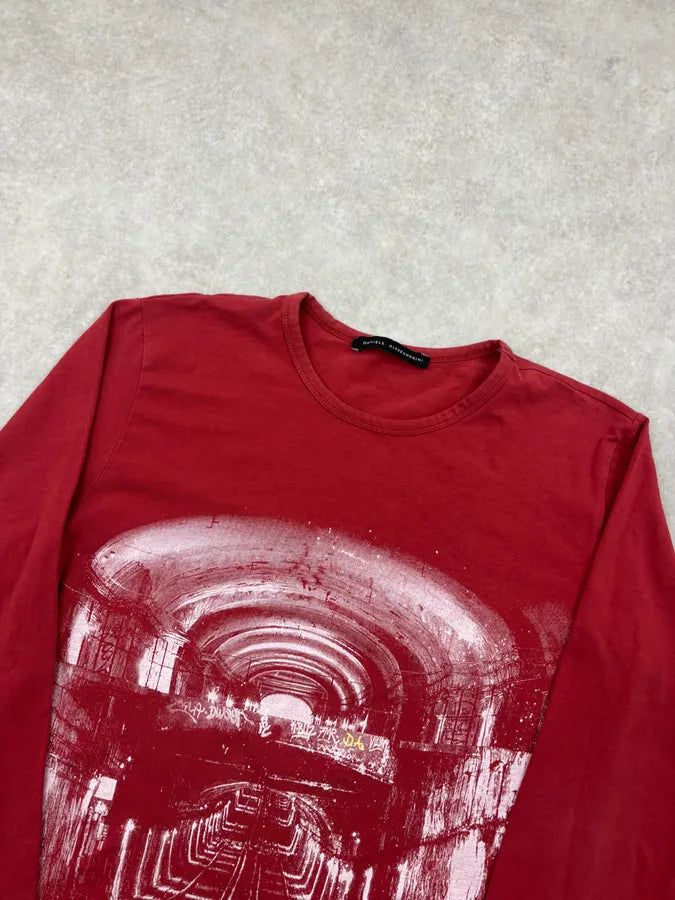 Daniele Alessandrini Red Train Graphic Perspective Longsleeve DOYnPmp 3