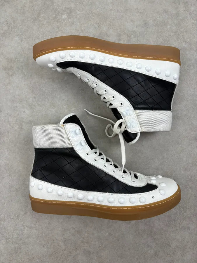2000s John Galliano White & Black Leather Studded High Sneakers VgihClY 2