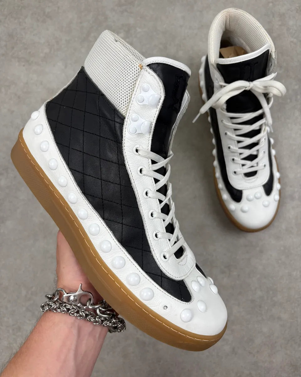 2000s John Galliano White & Black Leather Studded High Sneakers VgihClY 0