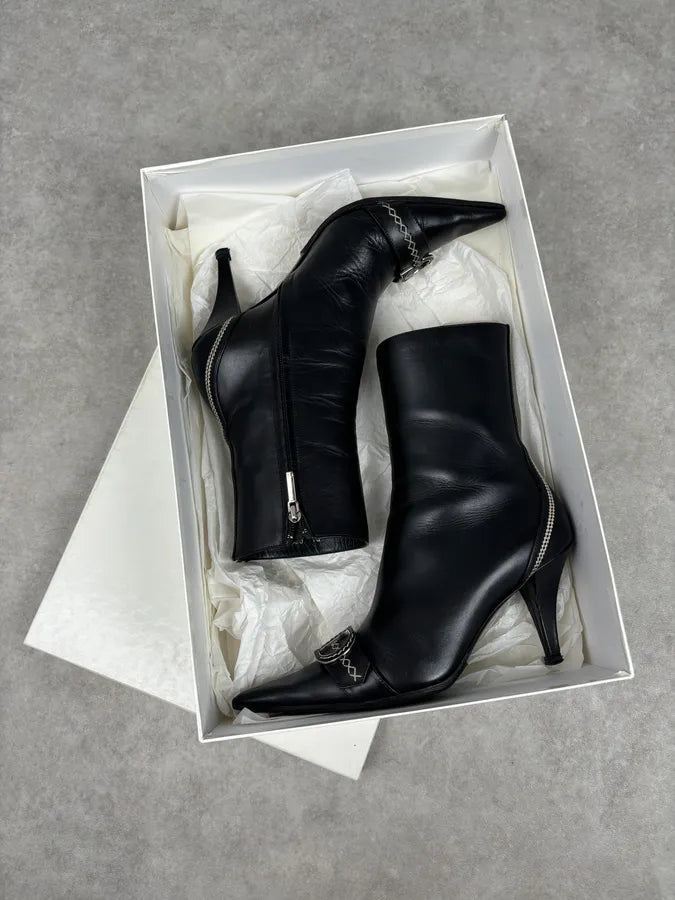FW2004 Dior Pointy D Black Leather Buckle Ankle Boots Heels by Galliano  OKjyFXF 18