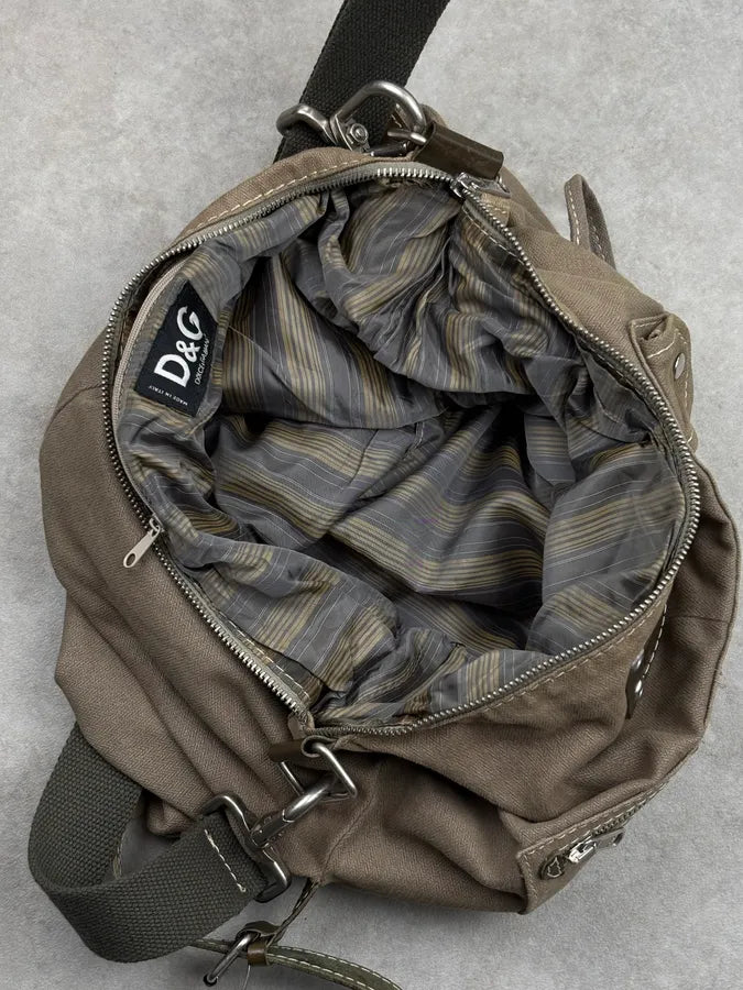 2000s Dolce & Gabbana Beige Canvas Multi-Pocket Shoulder Bag CmjGjsH 13