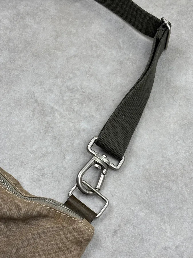 2000s Dolce & Gabbana Beige Canvas Multi-Pocket Shoulder Bag CmjGjsH 7