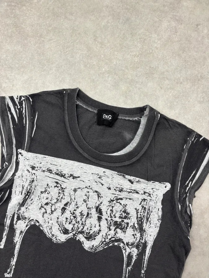 2000s Dolce & Gabbana Chair Distressed Graphic T-Shirt hKYxnpI 3