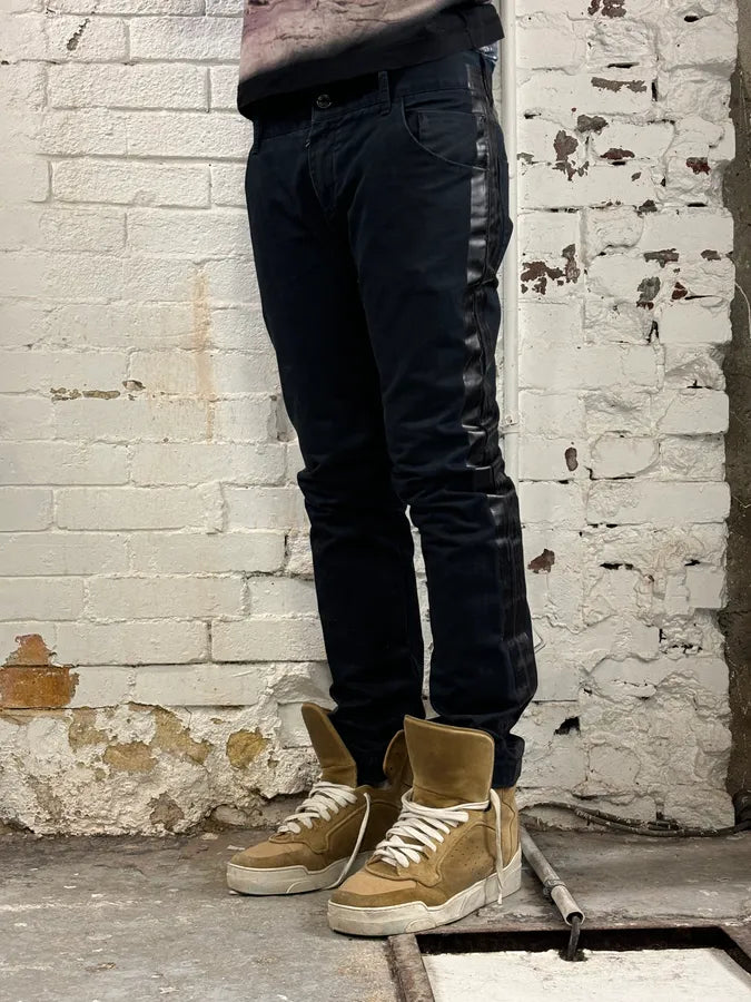 2010s Dolce & Gabbana Black Glossy Leather Trim Slim Jeans shgeBpg 2