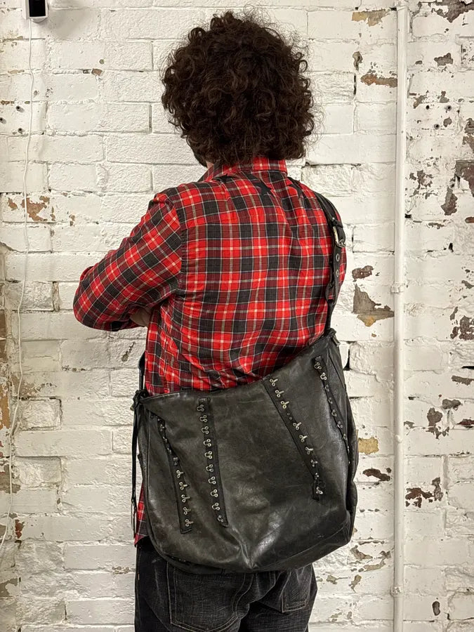 2000s Dolce & Gabbana Black Leather Studded Shoulder Bag SzawCwY 2