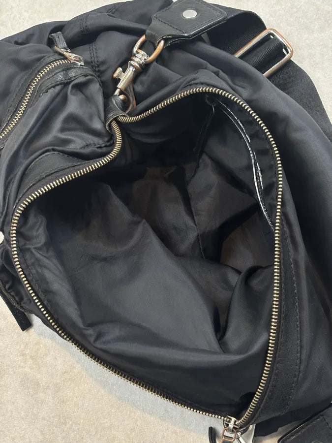2000s Dolce & Gabbana Black Nylon Multi-Pocket Shoulder Bag UoRrrvs 12