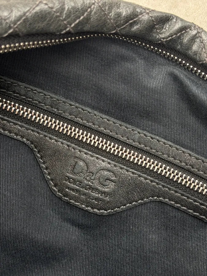 2000s Dolce & Gabbana Black Leather Quilted Shoulder Bag YmwSFgN 14