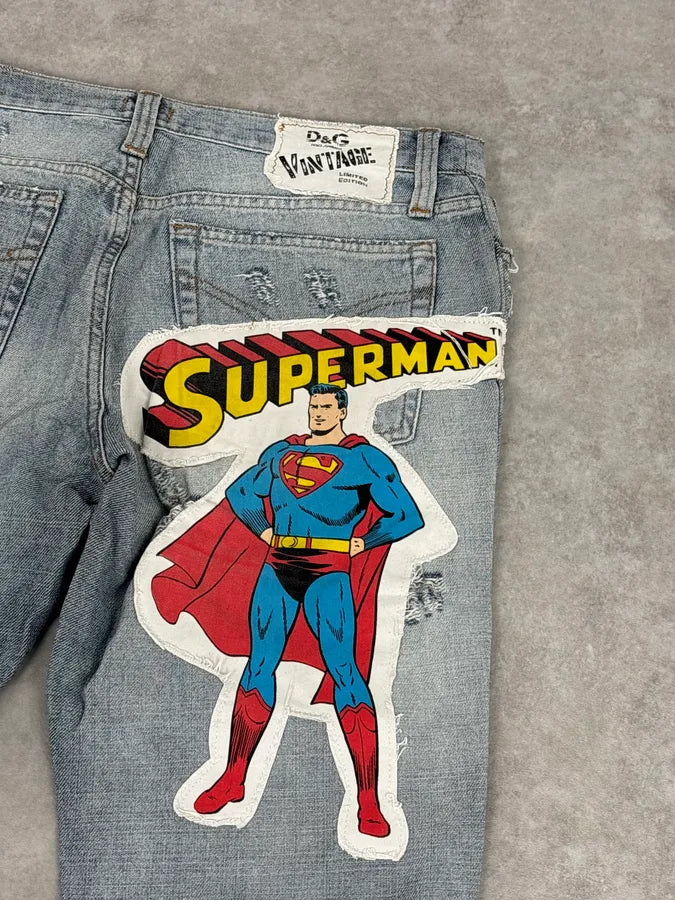 SS2005 Dolce & Gabbana Light Blue Denim Distressed Superman Jeans INgCqDN 8