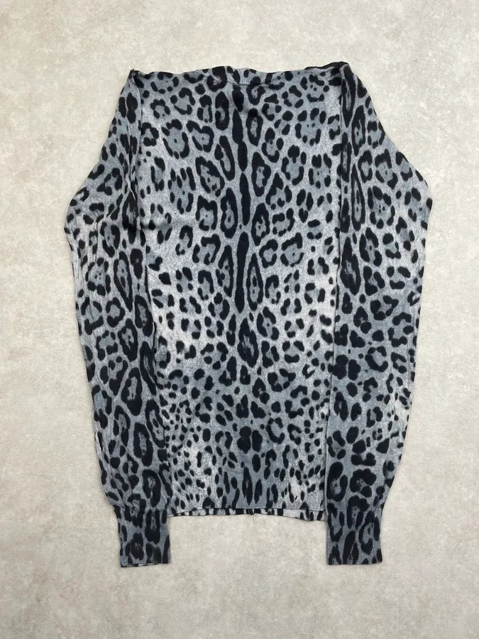 2010s Dolce & Gabbana Light Blue Black Wool Leopard V Neck Sweater tSOuWsK 3