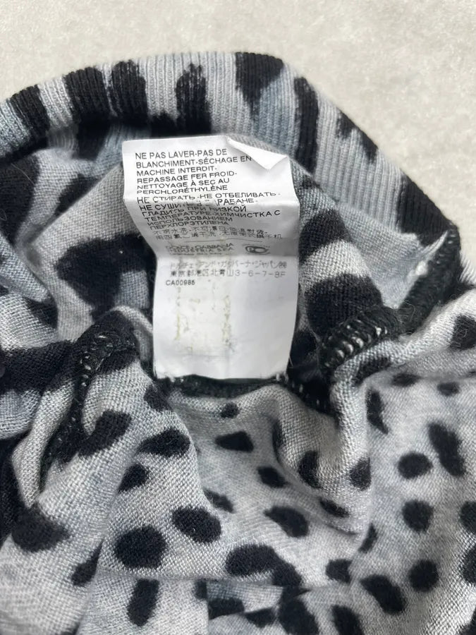 2010s Dolce & Gabbana Light Blue Black Wool Leopard V Neck Sweater tSOuWsK 7
